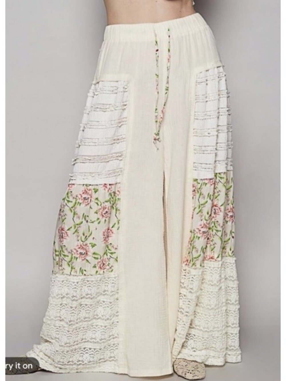 POL Meadowlace Women's Sz M Cream Floral Wide-Leg Boho Flowy Pants